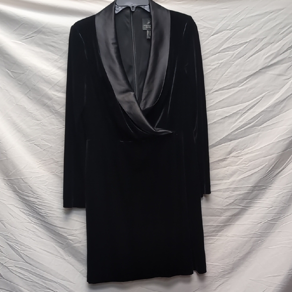 Adriana Papell Black Satin Collar Long Sleeve Dress - Picture 3 of 11